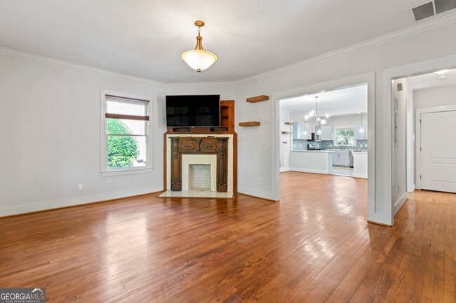 Building Photo - 1422 Metropolitan Ave SE