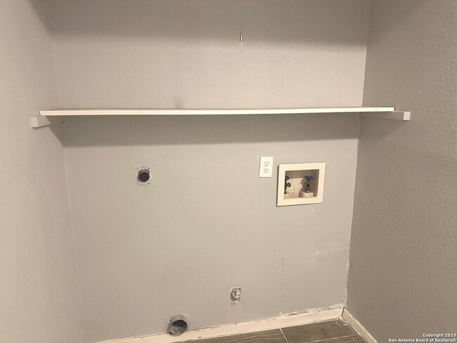 Building Photo - 10015 Amber Field Dr