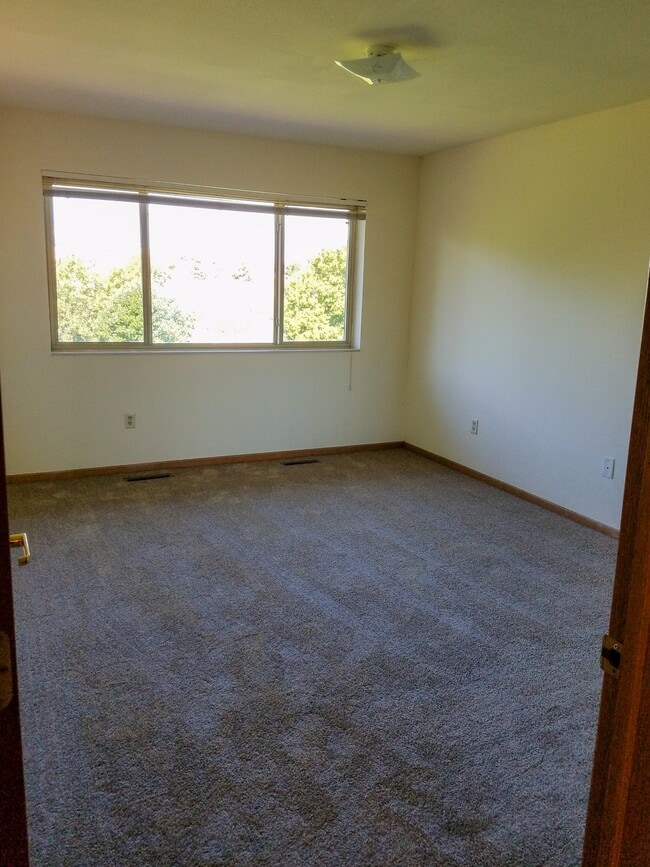 Building Photo - 5212 Paulson Rd