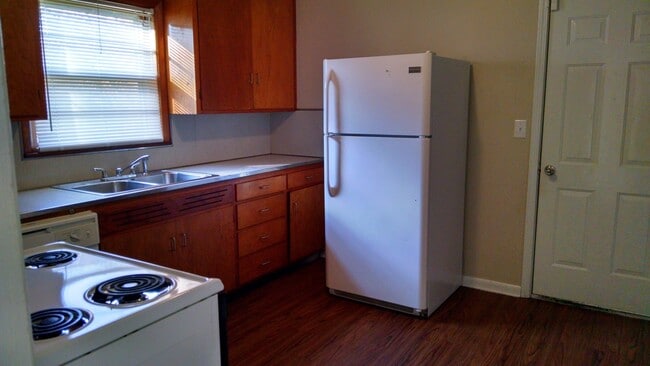 Building Photo - 7830 Donnelly Ave