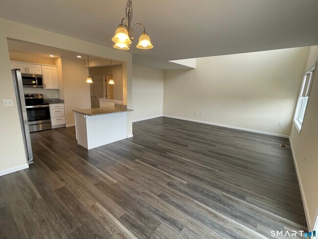 Building Photo - 28 Woodside Dr