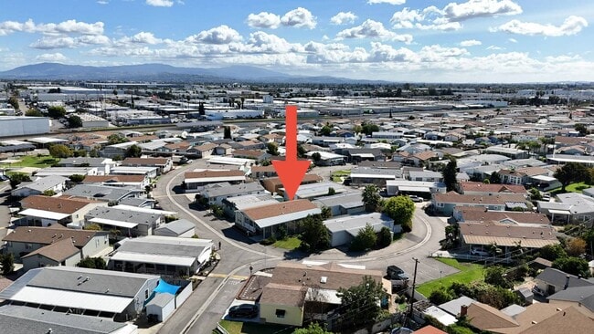 Building Photo - 44 Pine Via