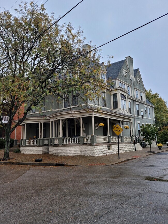 Building Photo - 530 Garrard St