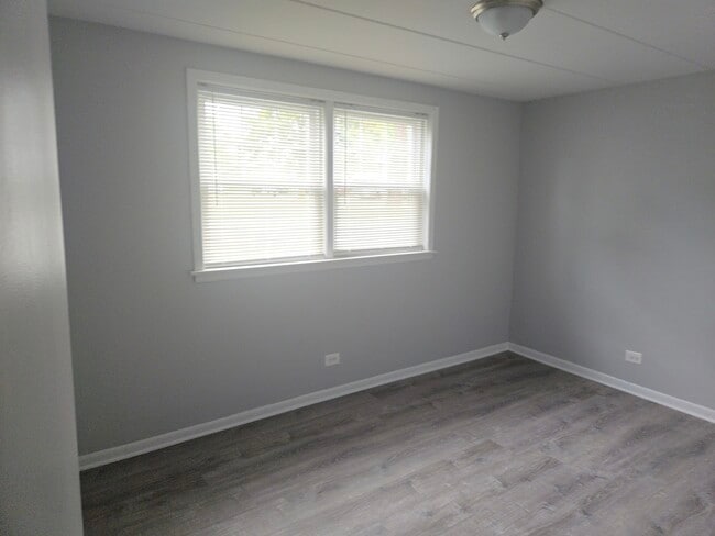 Building Photo - 446 N Ardmore Ave