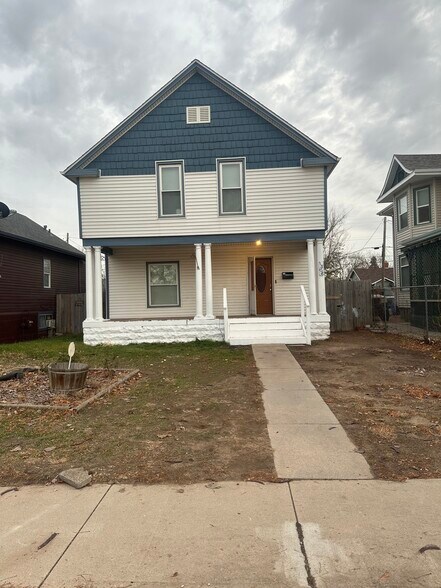 Building Photo - 1504 8th St