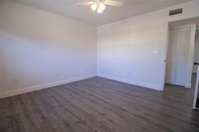 Building Photo - 1507 Argyle Dr