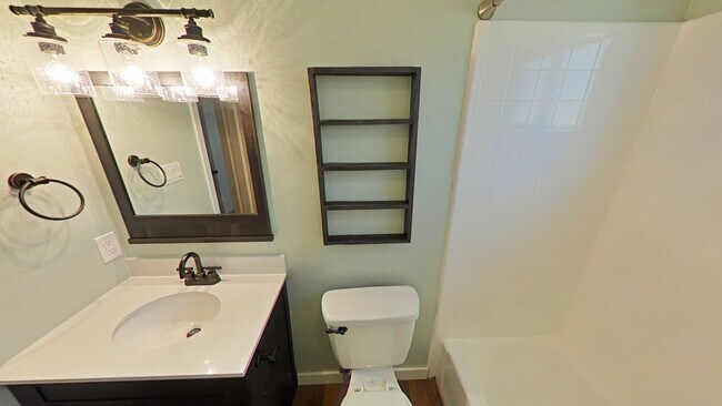 Building Photo - 5222 NW Ashby Ave