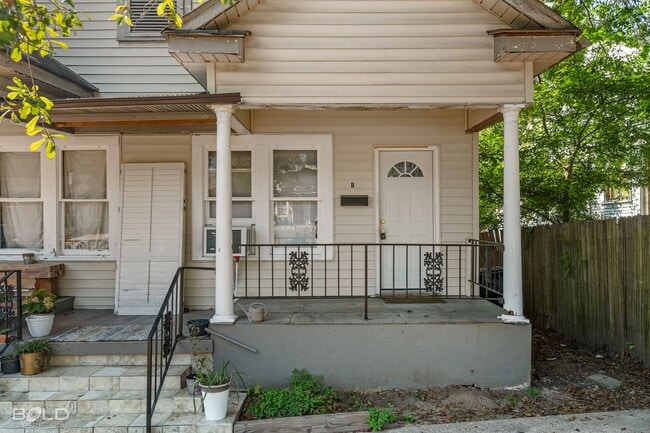 Building Photo - COZY HOME