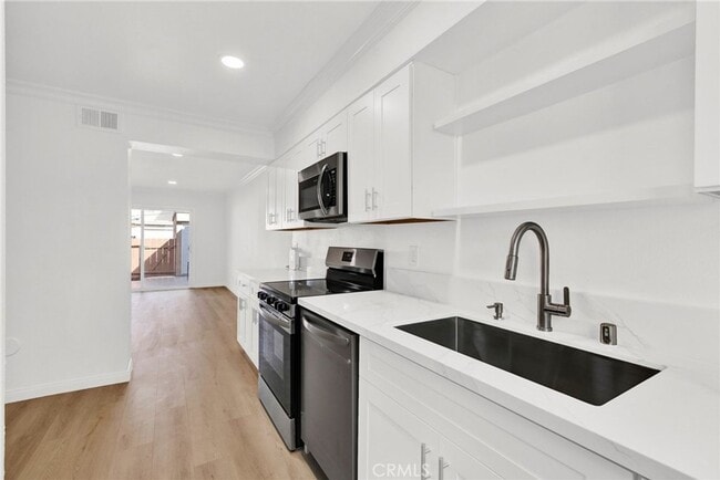 Building Photo - 2 Bedroom Townhome in San Marcos