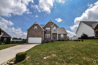 Building Photo - Pet Friendly Four Bedroom with Bonus!