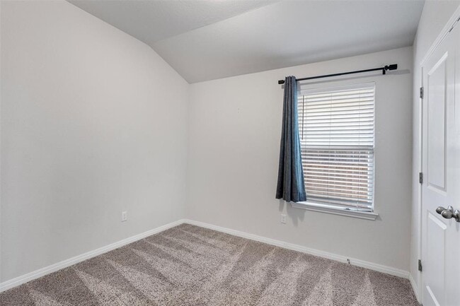 Building Photo - 504 Longmount Cv