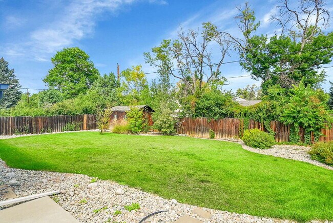 Building Photo - $3,195.00, 4 bed, 3 bath located in Arvada.