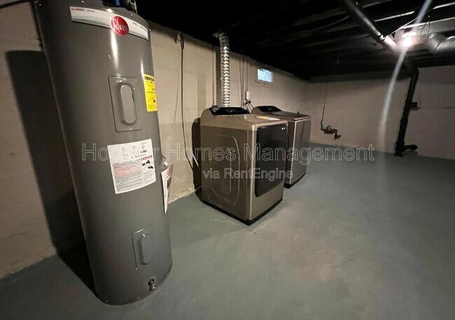 Building Photo - 5128 Primrose Ave