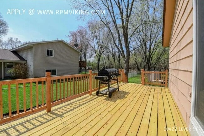 Building Photo - 3br 2ba 1cg ~ Security Deposit Free Altern...