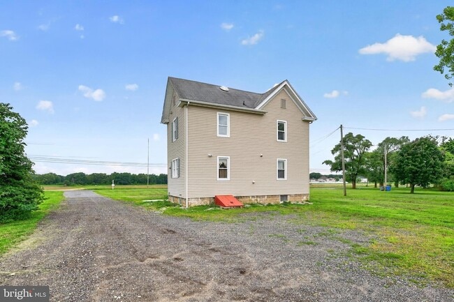 Building Photo - 2424 Main Rd
