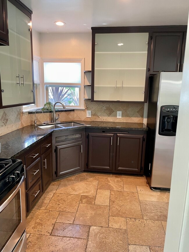 Building Photo - 9650 Lucerne Ave