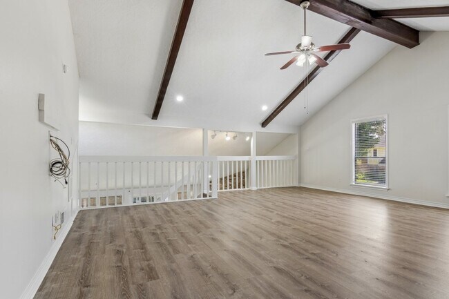 Building Photo - 6915 La Mirada Dr