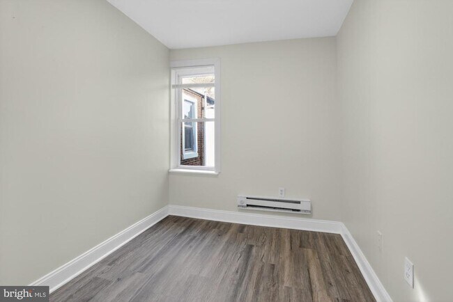 Building Photo - 1729 N Bambrey St