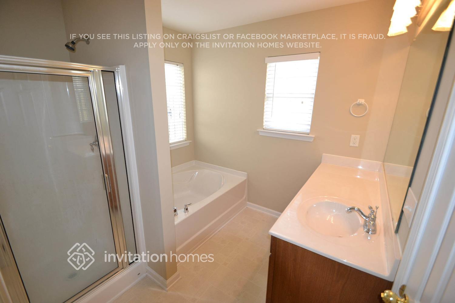 Building Photo - 2941 Deep Cove Dr NW