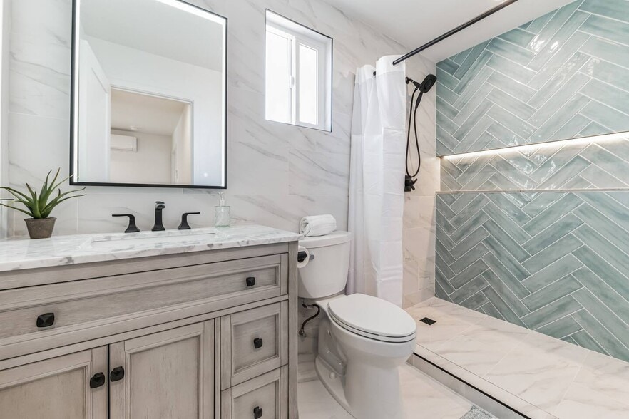 Building Photo - 2138 Reed Ave