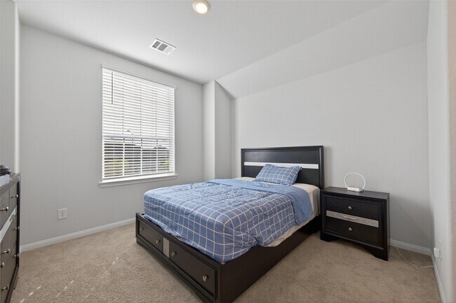 Building Photo - 3025 Waxwing Dr