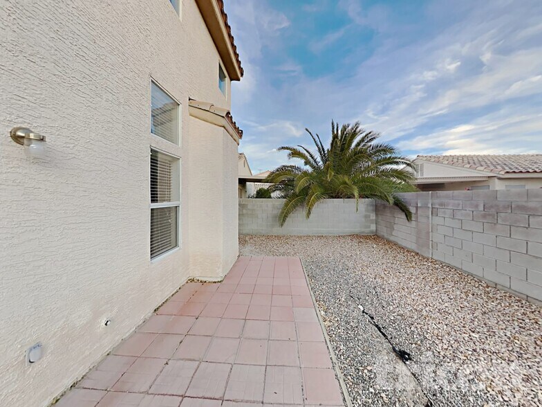 Building Photo - 7900 Hornbeam Ct