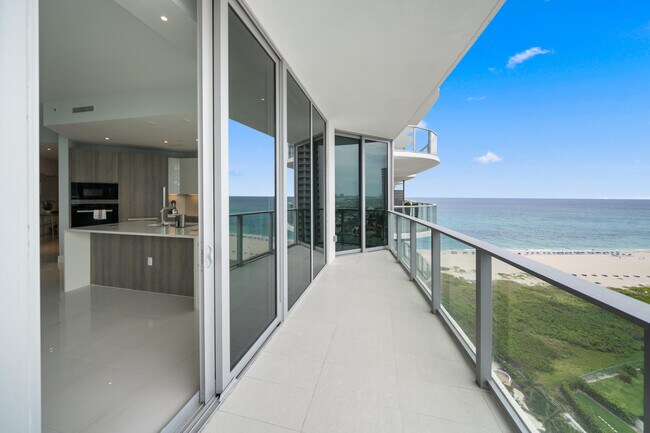 Building Photo - 3100 N Ocean Dr