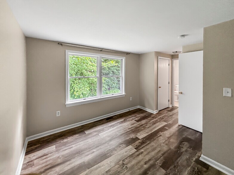 Building Photo - 129 Dracut Rd