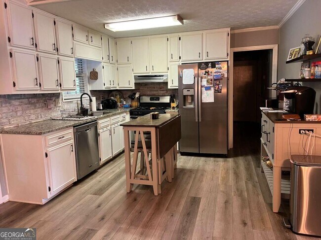 Building Photo - 130 Shaw Dr