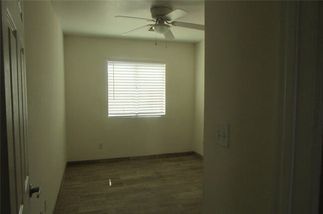 Building Photo - 548 Ramar Rd