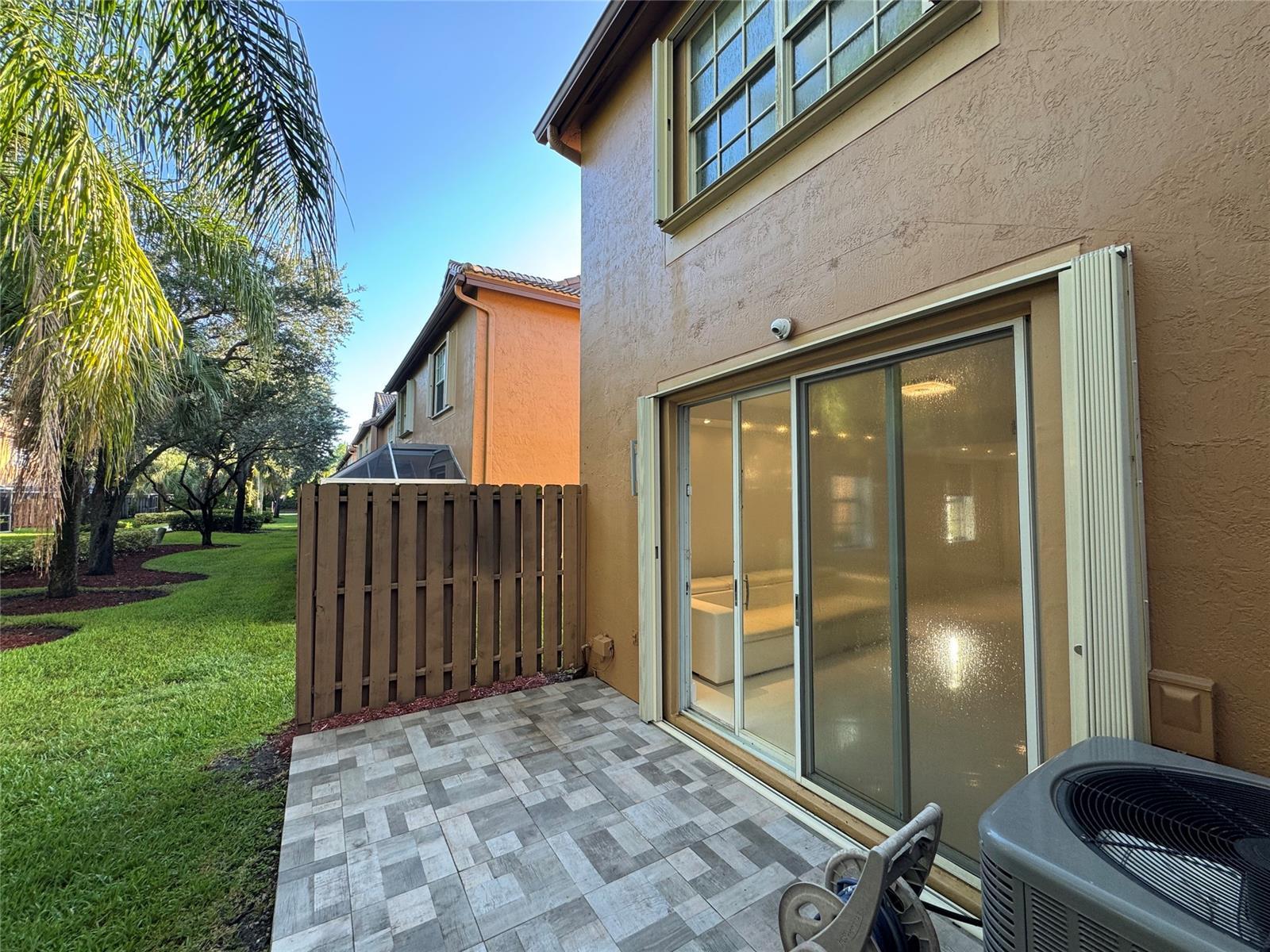 Building Photo - 1549 Barcelona Way