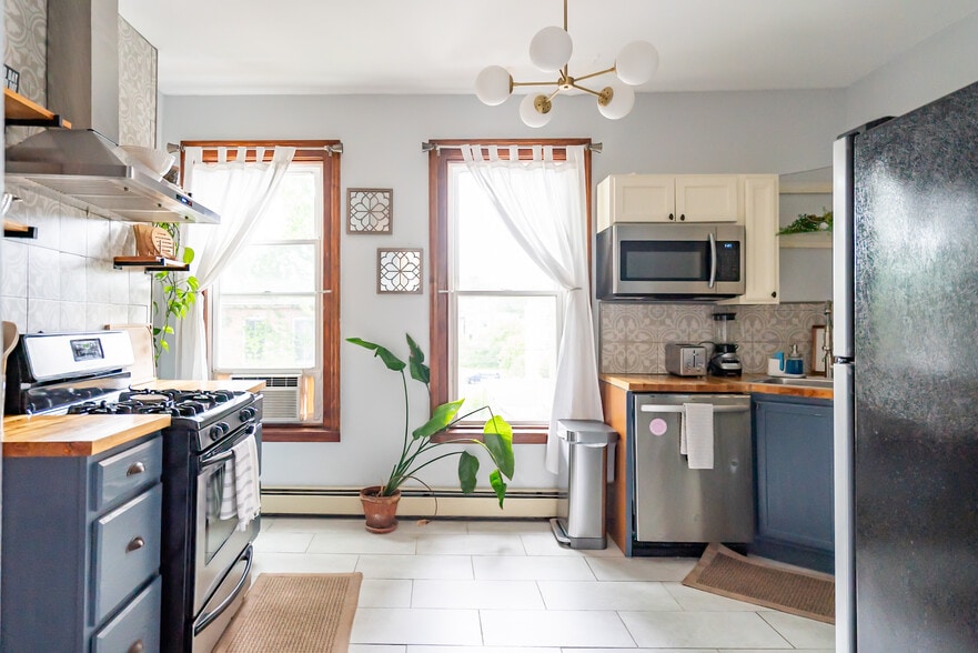 Building Photo - 175 Liberty St