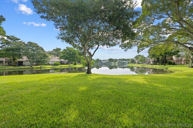 Building Photo - 32 Wimbledon Lakes Dr