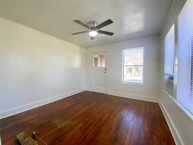 Building Photo - 5009 Avenue G