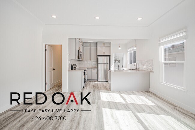 Building Photo - 330 N Genesee Ave