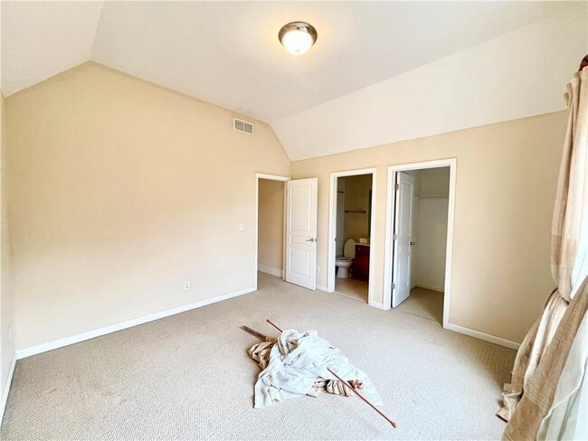 Building Photo - 555 Vinings Springs Dr SE