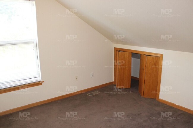 Building Photo - Bring three of your friends!