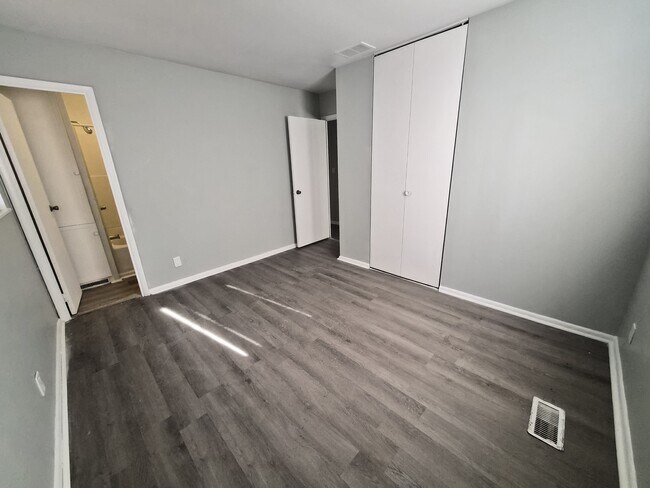 Building Photo - 4102 Biscayne Rd