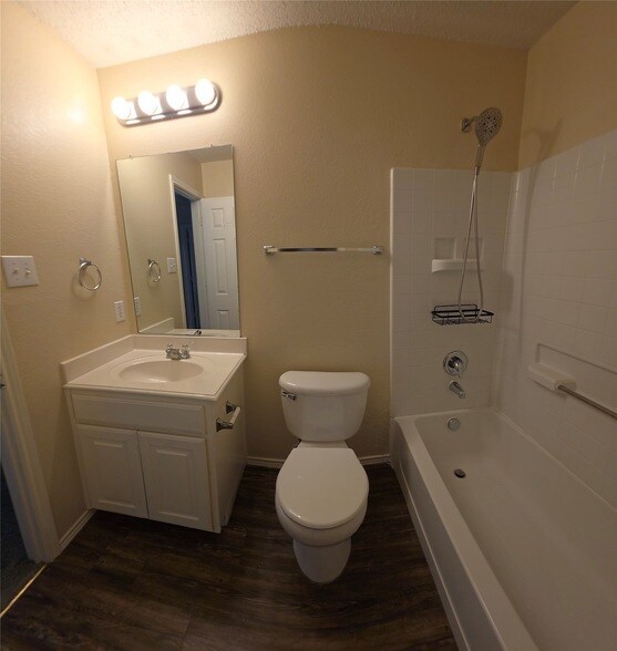Building Photo - 2820 Deer Ridge Dr