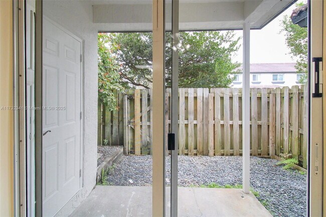 Building Photo - 2205 SE 23rd Rd