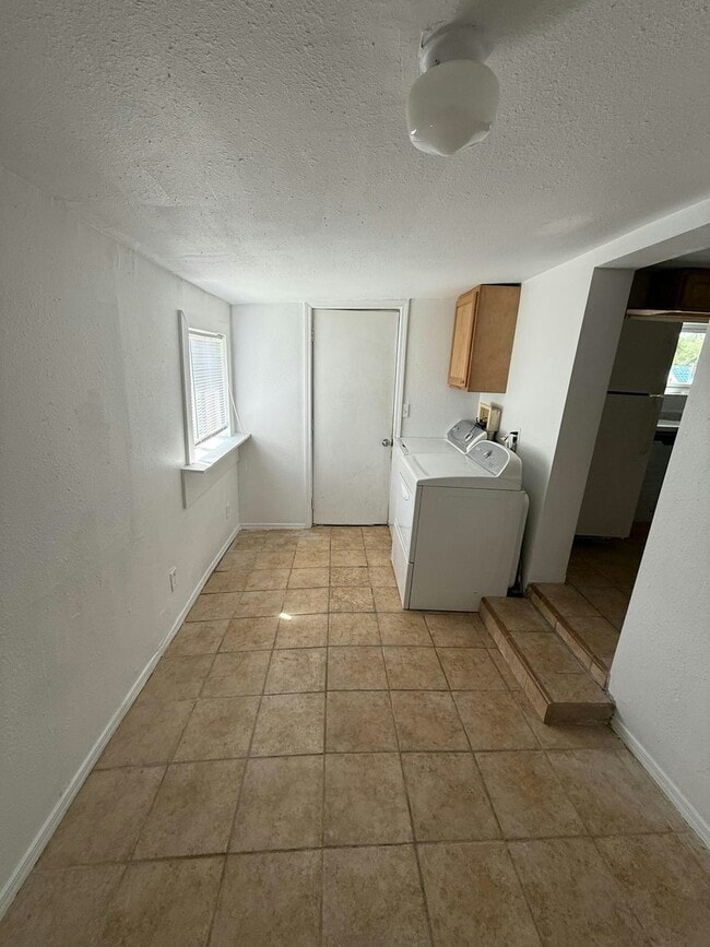 Building Photo - 415 9th Ave