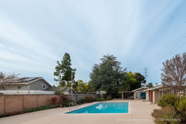 Building Photo - Spacious & Bright Los Gatos Home w/AC and ...