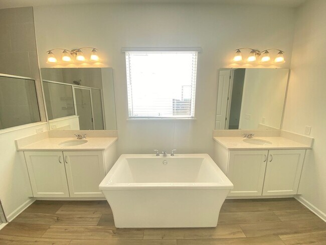 Building Photo - 6338 Trailblaze Bnd