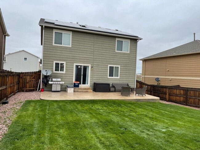 Building Photo - Beautiful 2 Story w/Finished Basement in D...