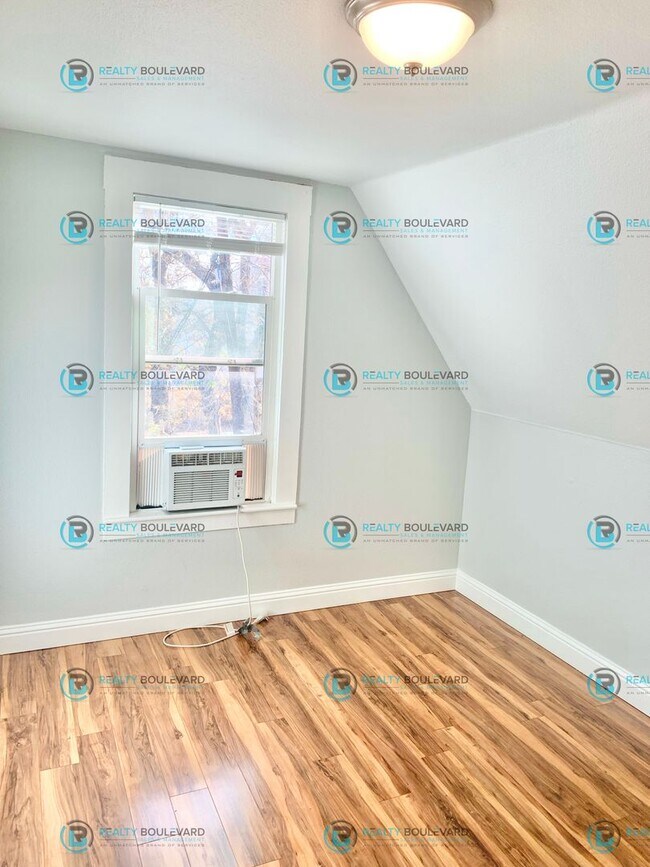 Building Photo - 1/2 Month Free!! 1 Bedroom 1 Bath - Cozy & Convenient Living close to UNR, Downtown Reno and Free...