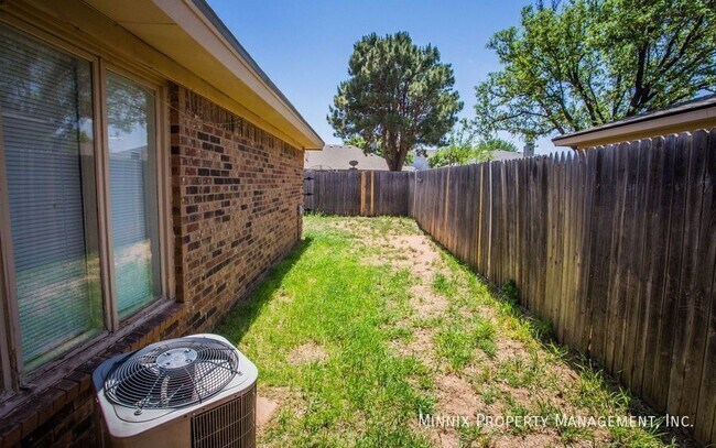 Building Photo - 5807 2nd St