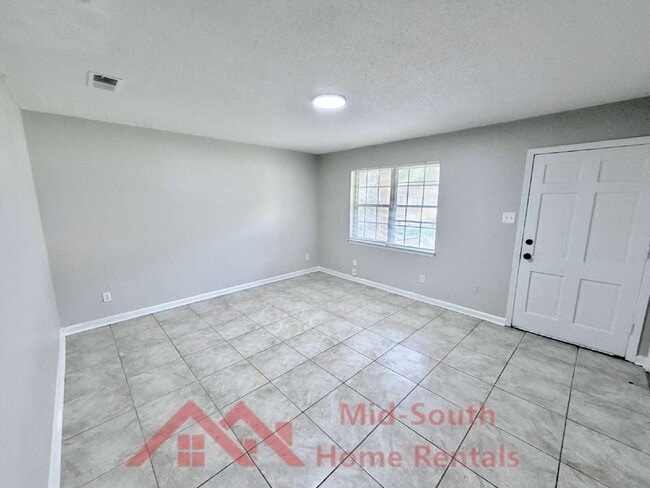 Building Photo - 1521 Abernathy Rd