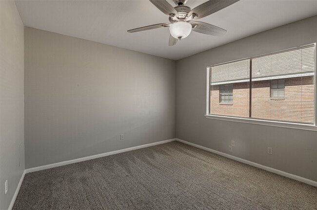 Building Photo - 2404 Sycamore Ave