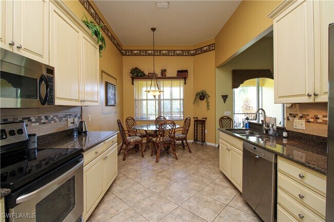 Building Photo - 12240 Toscana Way