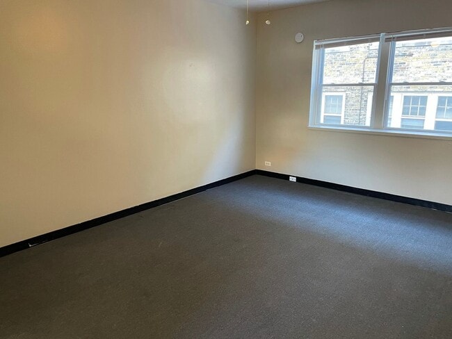 Interior Photo - 1026 Lyon